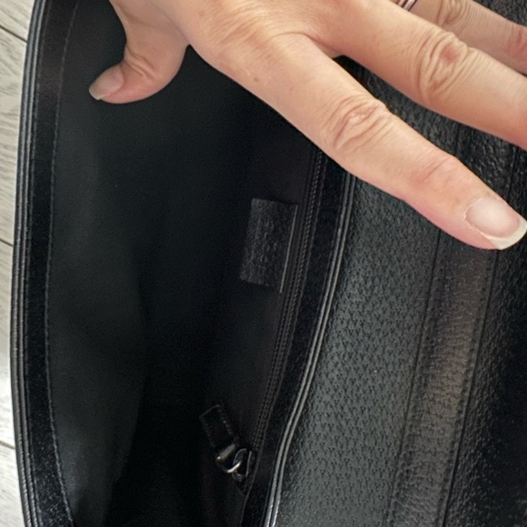 Gucci clutch with wristlet strap - Picture 14 of 15